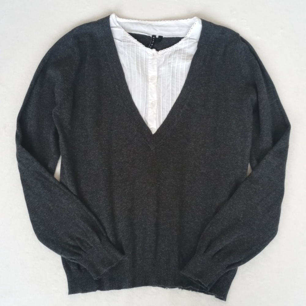 Effeci Women’s Gray V-Neck Long Sleeve Sweater w Built In White Button Up Top L